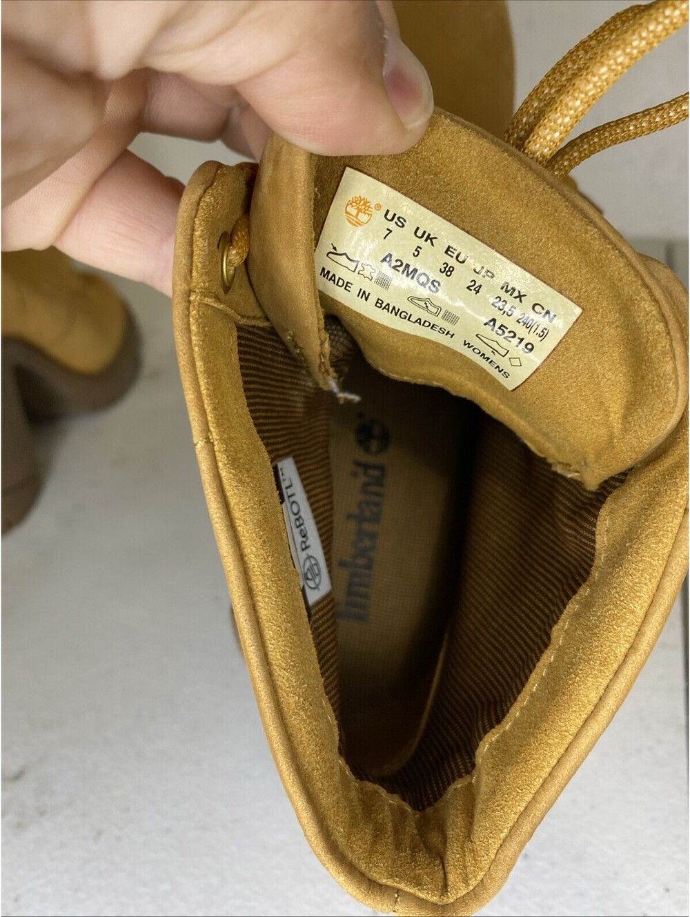 Timberland Women's Tan Suede Boots Size 7 Used 1x - Picture 12 of 12